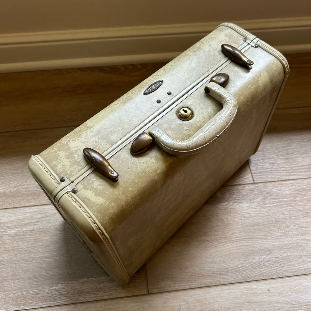 Vintage 1950โs Samsonite Shwayder Brothers Marble Cream Suitcase - Picture 1 of 11